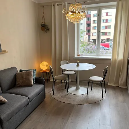 Compact And Cozy Newly Renovated * 헬싱키